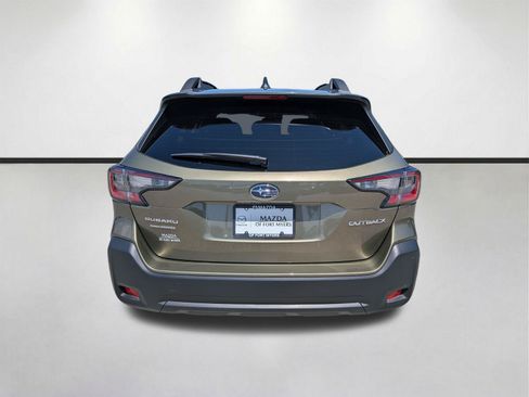 Used 2025 Subaru Outback Premium AWD/4WD image 5