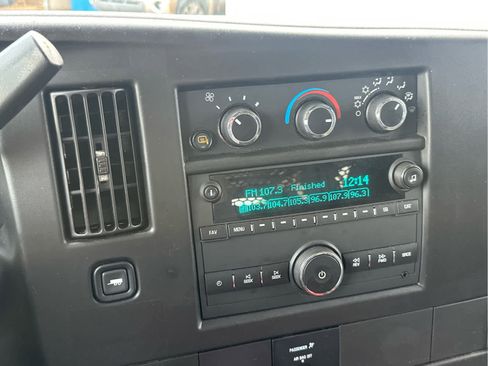 Used 2024 GMC Savana 2500 w/ Driver Convenience Package image 28