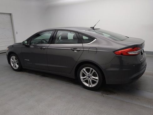 Used 2018 Ford Fusion SE image 3