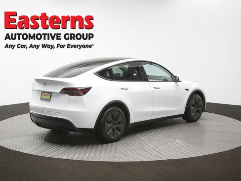 Used 2022 Tesla Model Y Long Range AWD/4WD image 37