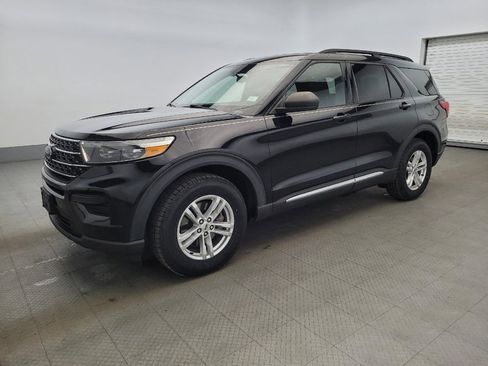 Used 2020 Ford Explorer XLT w/ Comfort Package AWD/4WD image 2