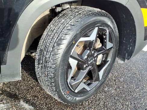 Used 2024 Kia Seltos EX image 4