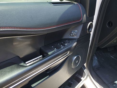 Used 2019 Ford Expedition Limited w/ Equipment Group 303A RWD image 19