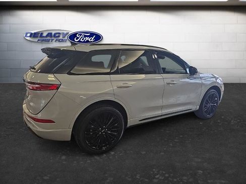 Used 2025 Lincoln Corsair AWD w/ Equipment Group 101A image 7