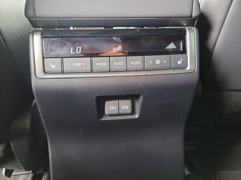 Used 2024 Lexus GX 550 w/ Accessory Package (31) AWD/4WD image 17