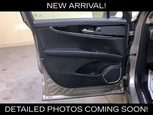 Used 2023 Lincoln Nautilus Reserve AWD/4WD image 28