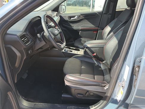Used 2025 Ford Escape ST-Line w/ Cold Weather Package AWD/4WD image 10