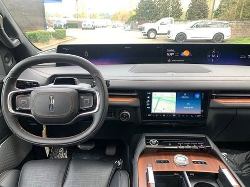 New 2026 Lincoln Navigator L Black Label AWD/4WD image 23