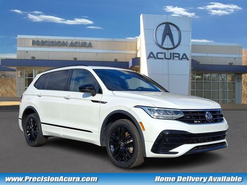 Used 2022 Volkswagen Tiguan SE R-Line image 1