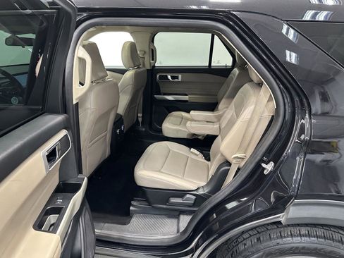 Used 2021 Ford Explorer XLT w/ Equipment Group 202A image 29