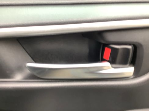 Used 2022 Toyota RAV4 XLE image 18