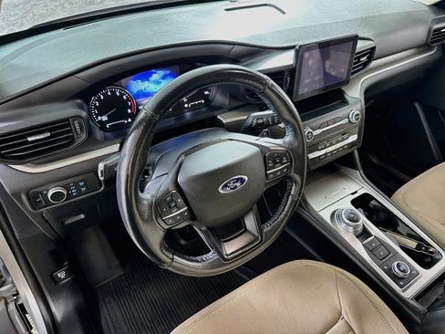 Used 2020 Ford Explorer XLT AWD/4WD image 8
