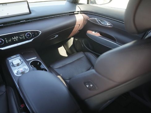 Used 2022 Genesis GV70 2.5T w/ Advanced Package image 26