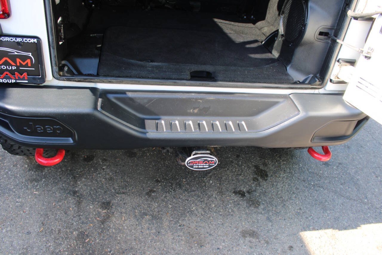 Used 2013 Jeep Wrangler Unlimited Rubicon AWD/4WD image 21