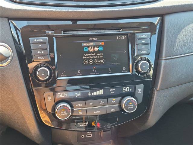 Used 2018 Nissan Rogue SV AWD/4WD image 14