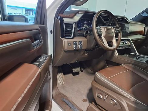 Used 2024 GMC Sierra 2500 Denali w/ Denali Reserve Package AWD/4WD image 8