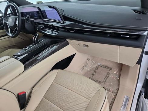 Used 2021 Cadillac Escalade Premium Luxury image 19