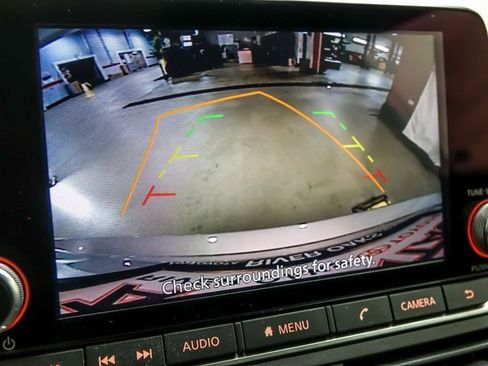 Used 2024 Nissan Altima 2.5 SV image 16