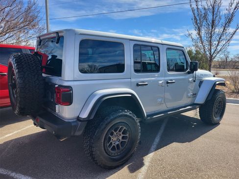 Used 2022 Jeep Wrangler Unlimited Rubicon w/ Xtreme Recon 35" Tire Package image 4