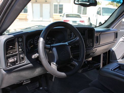 Used 1999 Chevrolet Silverado 2500 LS w/ Snow Plow Prep Pkg AWD/4WD image 22