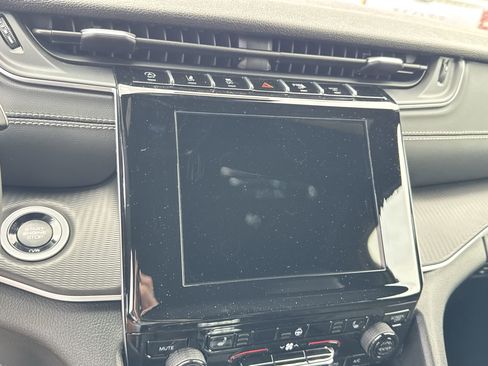 New 2025 Jeep Grand Cherokee L Altitude image 24