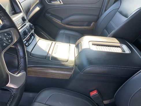 Used 2020 GMC Yukon XL Denali w/ Denali Premium Package image 21