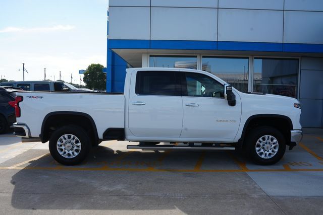 Used 2024 Chevrolet Silverado 2500 LTZ AWD/4WD image 32