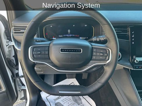 Used 2023 Jeep Wagoneer L Series II image 14