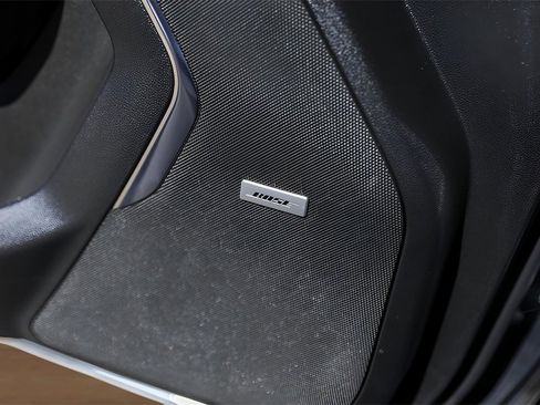 Used 2025 Chevrolet Tahoe Z71 w/ Comfort Package image 22