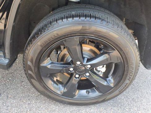 Certified 2024 Jeep Grand Cherokee Limited w/ Black Appearance Package AWD/4WD image 14