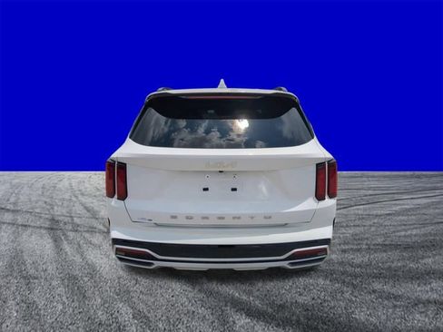 Used 2022 Kia Sorento EX w/ Panoramic Sunroof Package FWD image 5