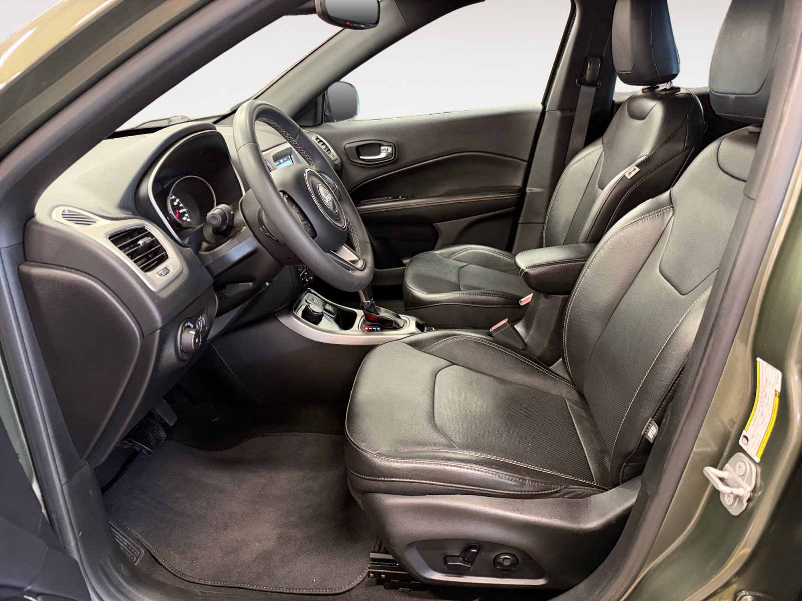 Used 2021 Jeep Compass Latitude AWD/4WD image 23