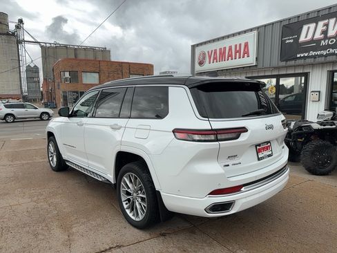 Used 2022 Jeep Grand Cherokee L Summit w/ Advanced Protech Group IV AWD/4WD image 8