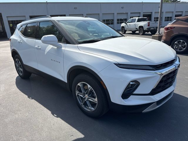 Used 2024 Chevrolet Blazer LT w/ Convenience Package FWD image 7