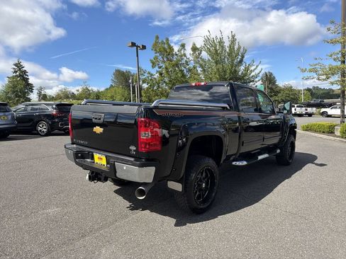 Used 2014 Chevrolet Silverado 2500 LTZ AWD/4WD image 9