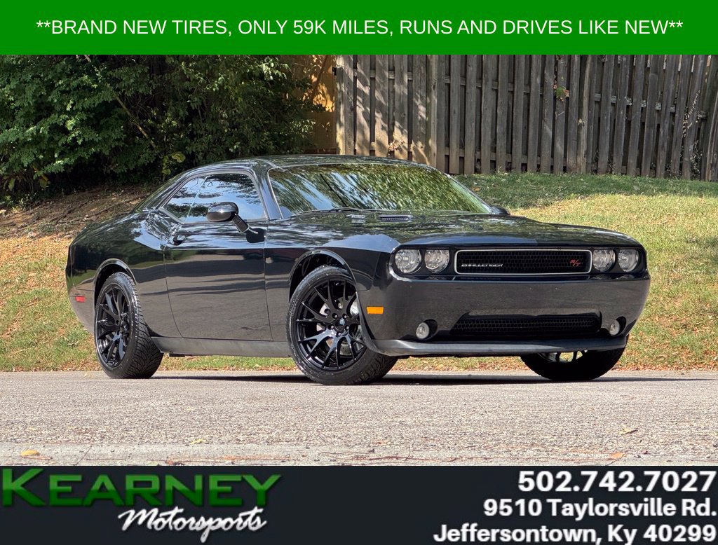 Used 2014 Dodge Challenger R/T RWD image 1