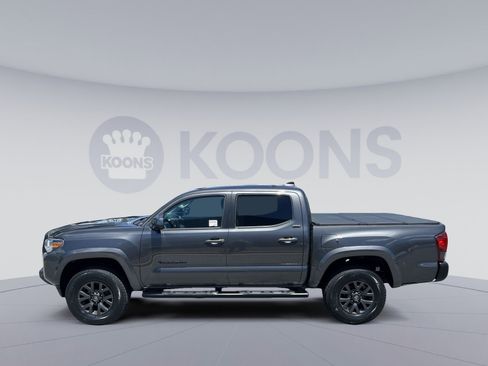 Used 2023 Toyota Tacoma SR5 AWD/4WD image 2