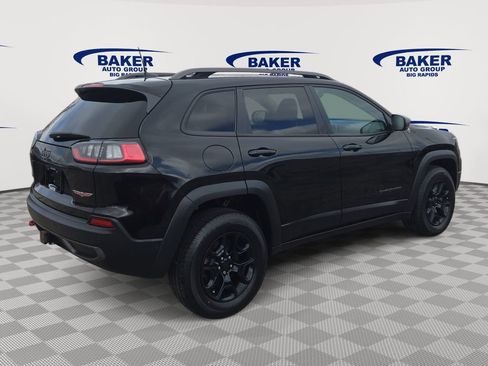 Used 2020 Jeep Cherokee Trailhawk image 4
