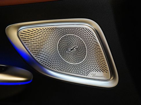 Used 2025 Mercedes-Benz C 300 4MATIC Sedan image 28