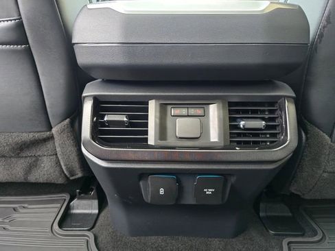 Used 2023 Ford F150 Lightning Platinum image 35