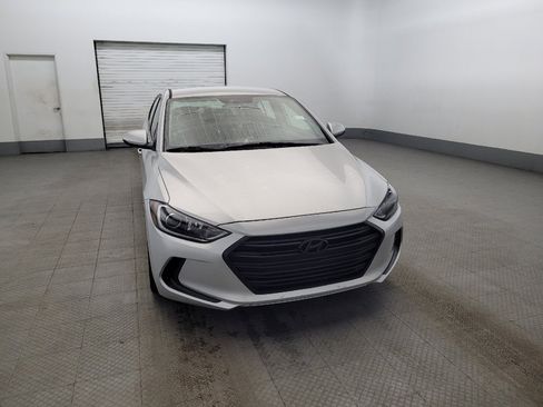 Used 2017 Hyundai Elantra SE image 14