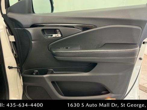 Used 2017 Honda Pilot Touring image 24
