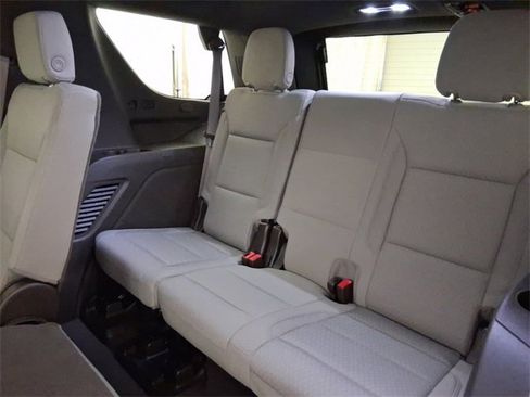 Used 2022 GMC Yukon SLE w/ Gmc Pro Safety Plus Package image 18