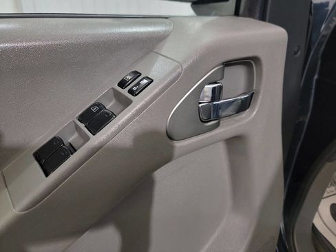 Used 2014 Nissan Frontier SV w/ SV Value Truck Package image 11