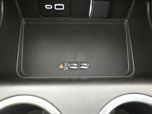 Used 2023 Chevrolet Suburban Premier w/ Advanced Technology Package AWD/4WD image 34