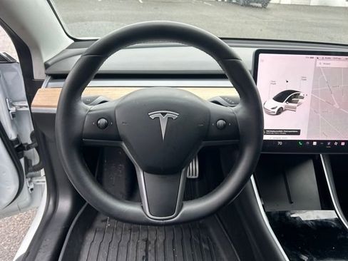 Used 2020 Tesla Model 3 Performance image 22