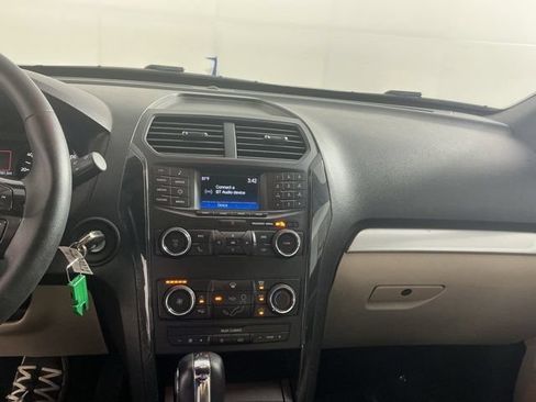 Used 2018 Ford Explorer 4WD image 31