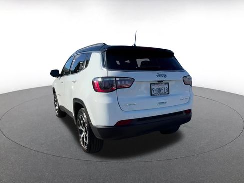 Used 2025 Jeep Compass Limited image 11