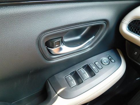 Used 2026 Honda HR-V EX-L image 27