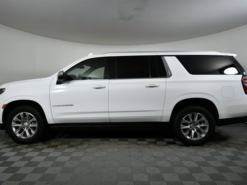 Used 2021 Chevrolet Suburban Premier image 16